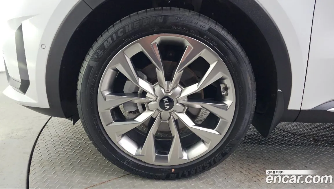 Kia Sorento — фото 7