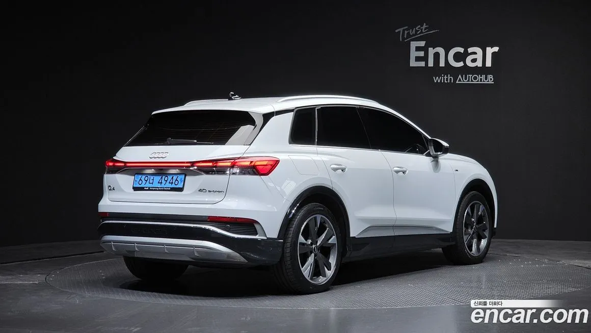 Audi Q4 e-tron — фото 6