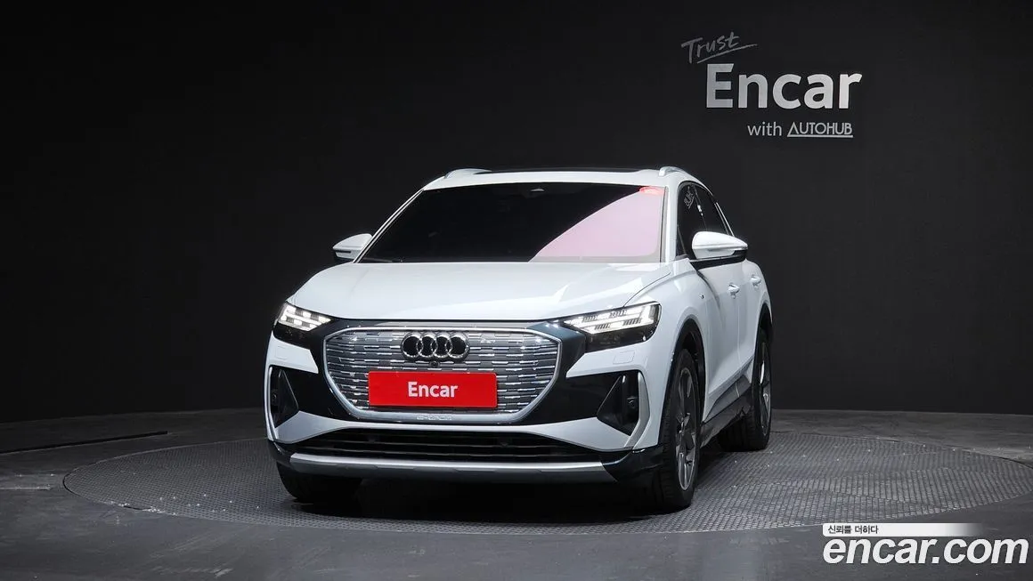 Audi Q4 e-tron — фото 3