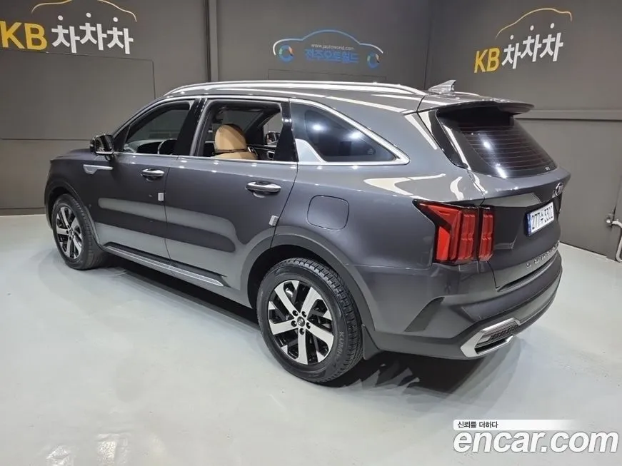 Kia Sorento — фото 9