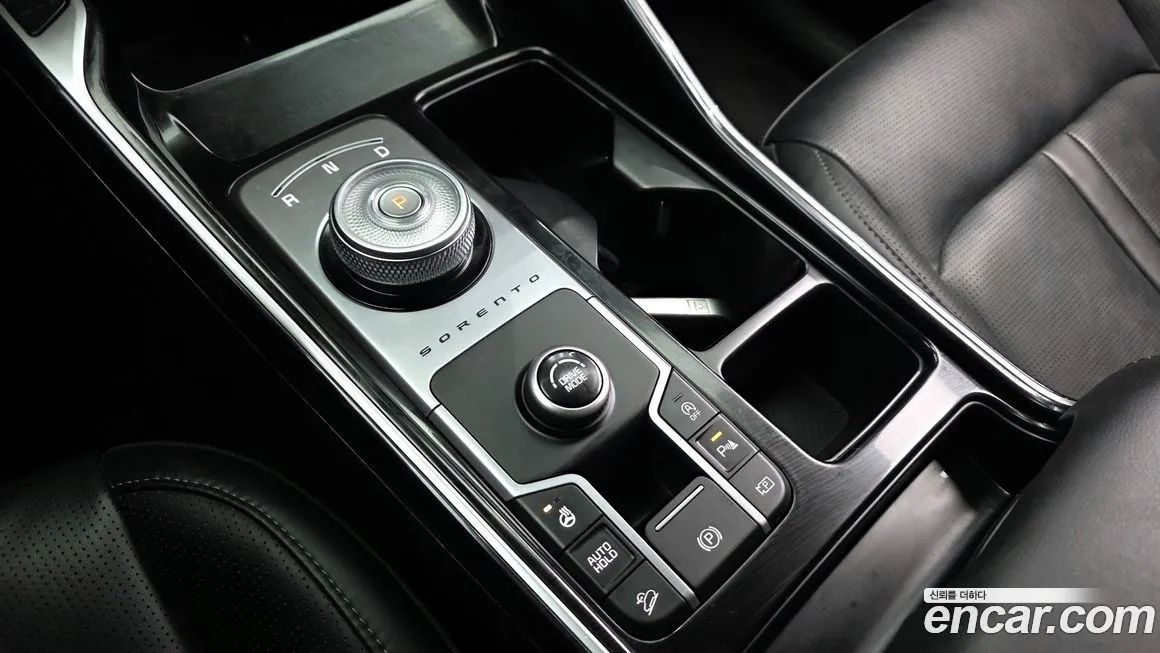 Kia Sorento — фото 10