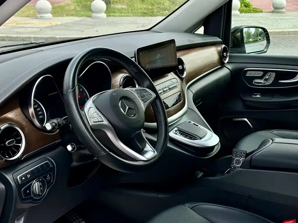 Mercedes-Benz V-Class — фото 5