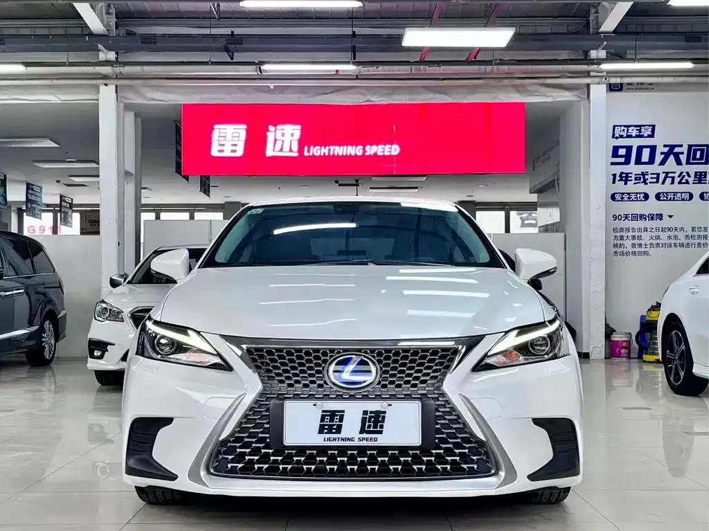 Lexus CT — фото 10