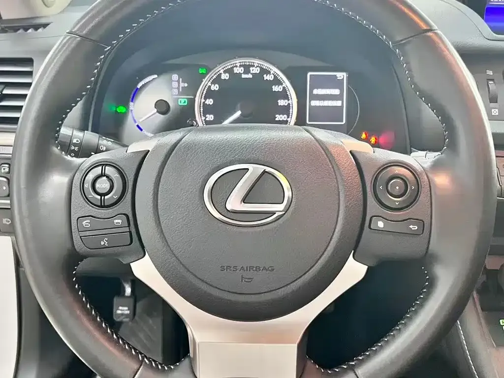 Lexus CT — фото 4