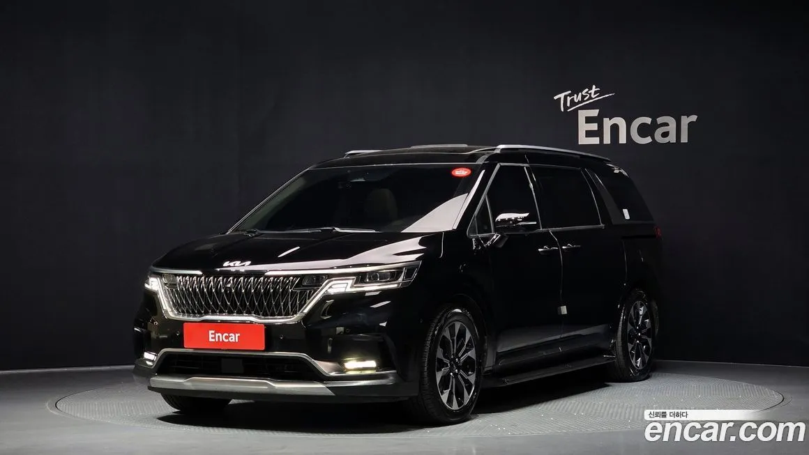 Kia Carnival — фото 1