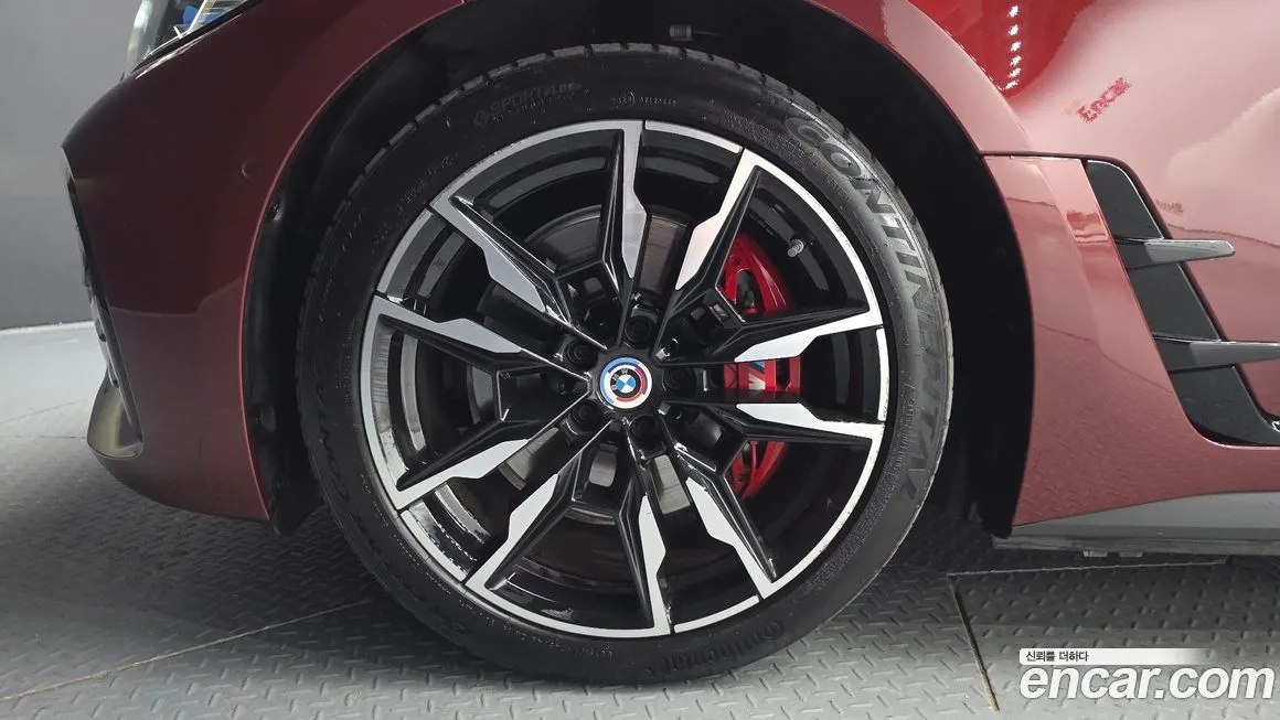 BMW i4 — фото 4