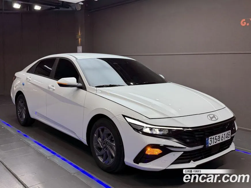 Hyundai AVANTE — фото 1