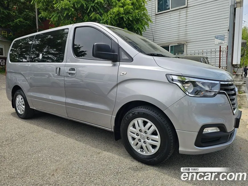 Hyundai Starex — фото 3