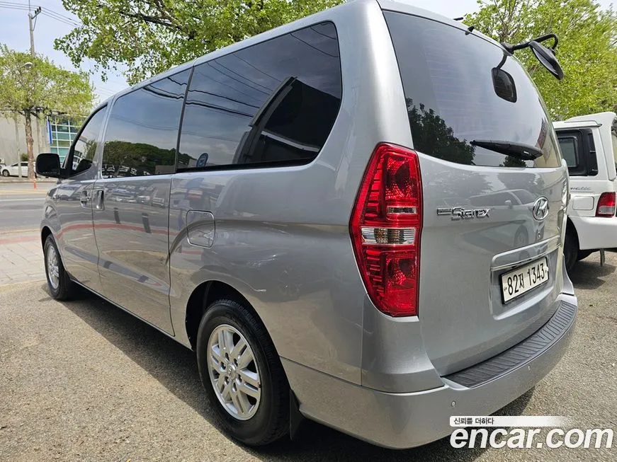 Hyundai Starex — фото 10