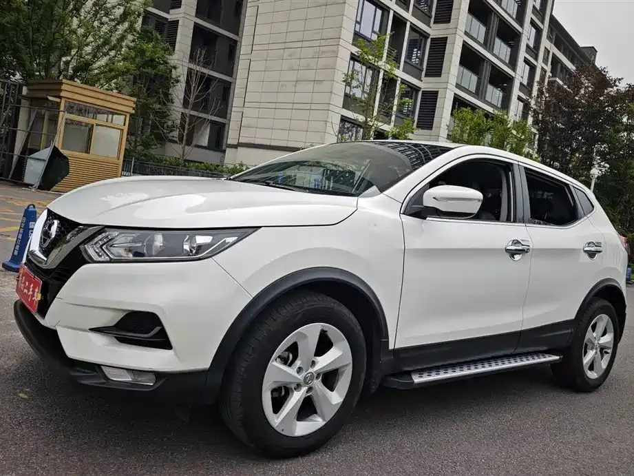 Nissan Qashqai — фото 1