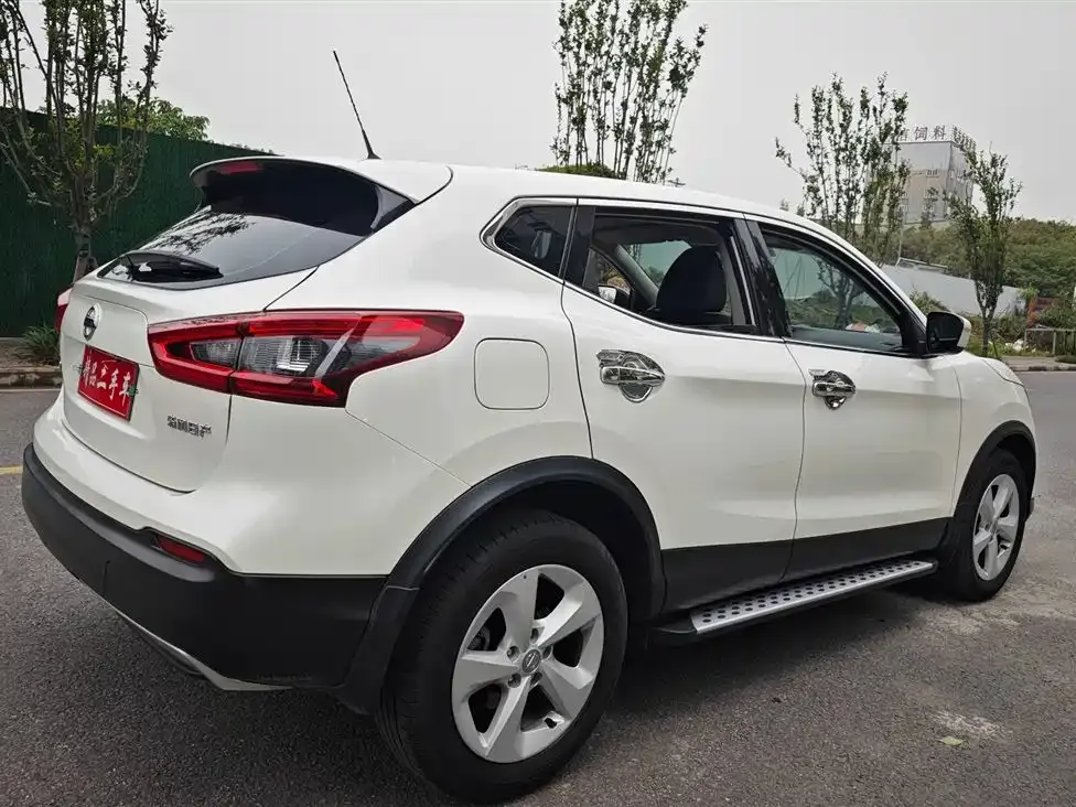 Nissan Qashqai — фото 4