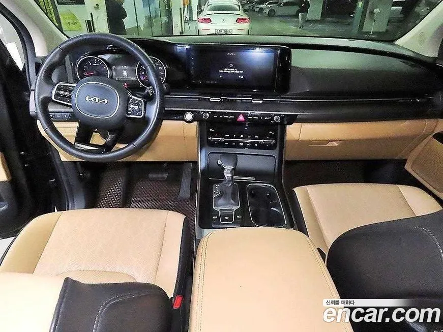 Kia Carnival — фото 10