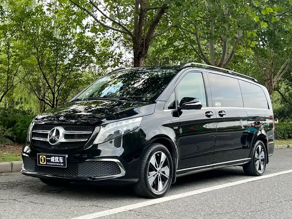 Mercedes-Benz V-Class — фото 1