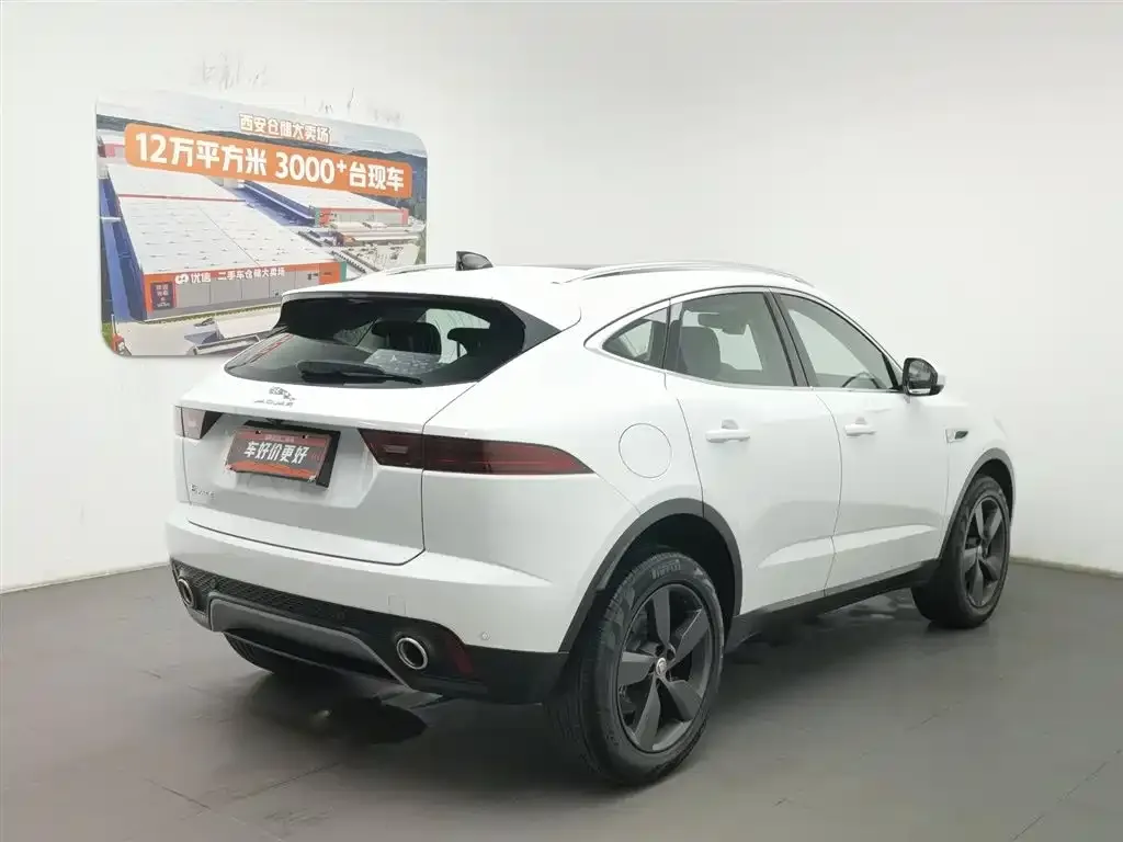 Jaguar E-PACE — фото 4