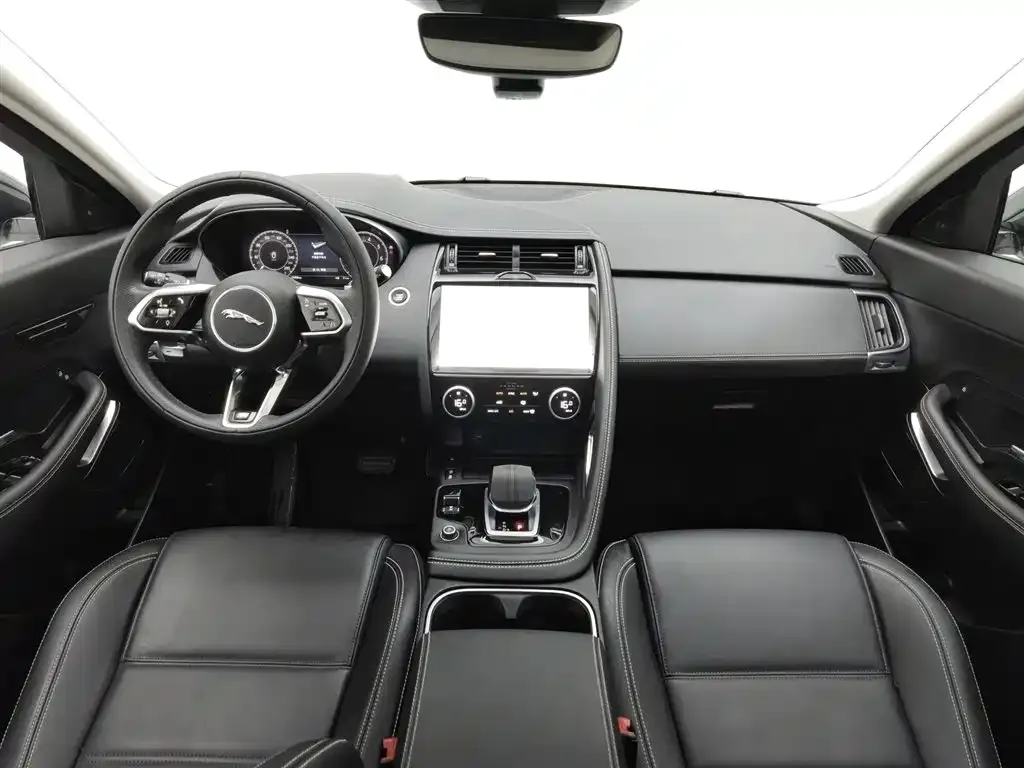 Jaguar E-PACE — фото 6