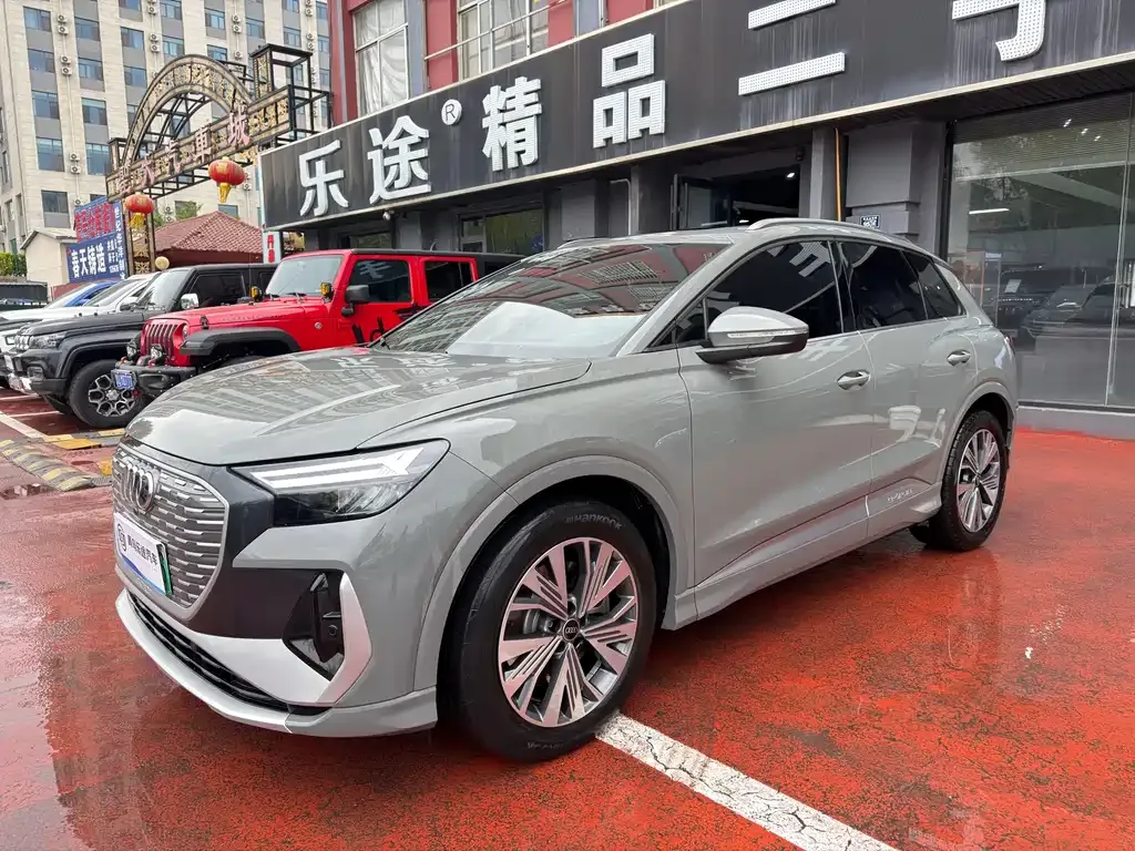Audi Q4 e-tron — фото 10