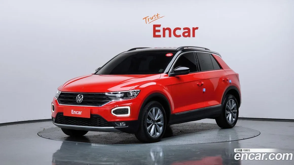 Volkswagen T-Roc — фото 1