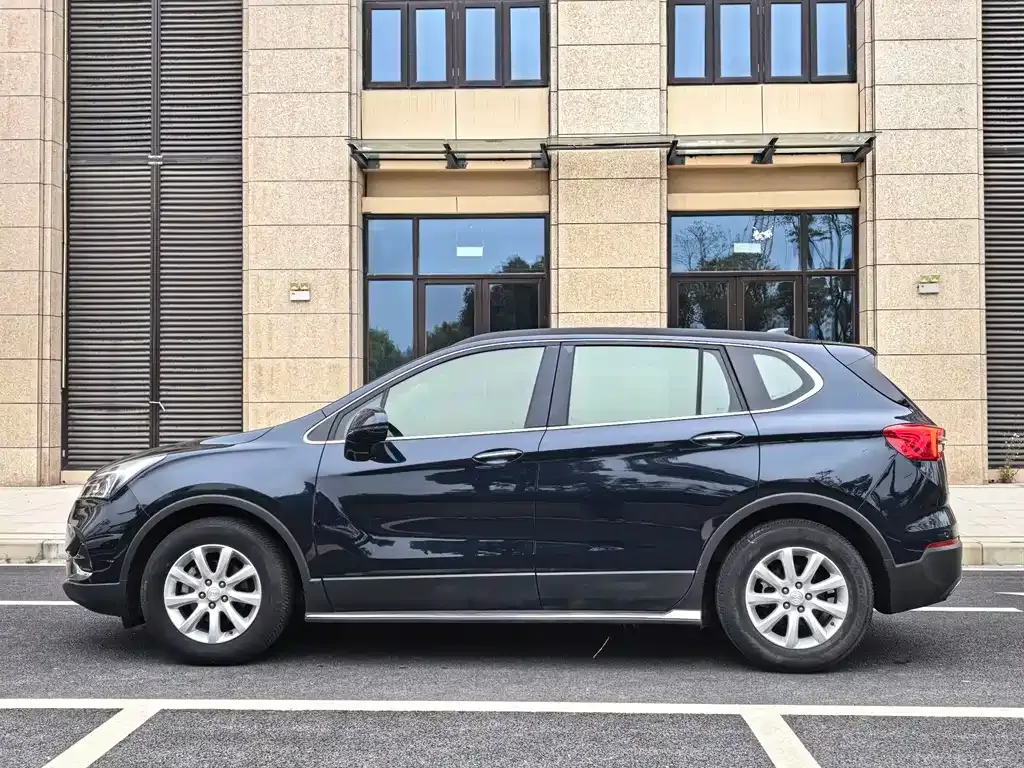 Buick Envision Plus — фото 2