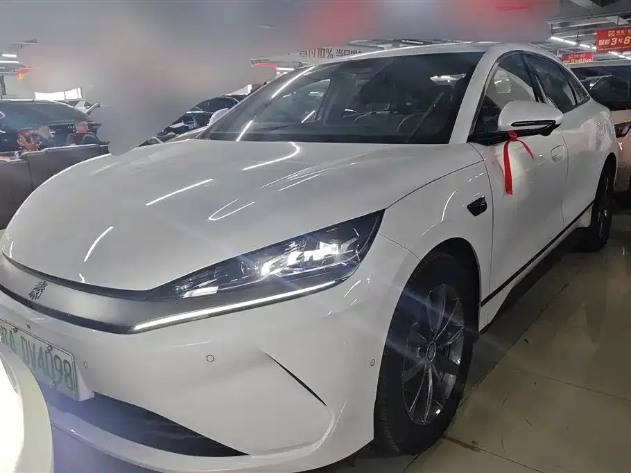 BYD Qin L — фото 1