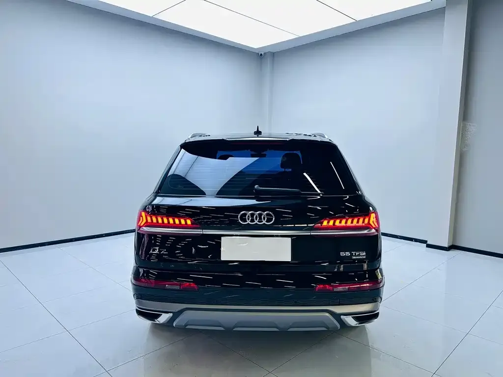 Audi Q7 — фото 6