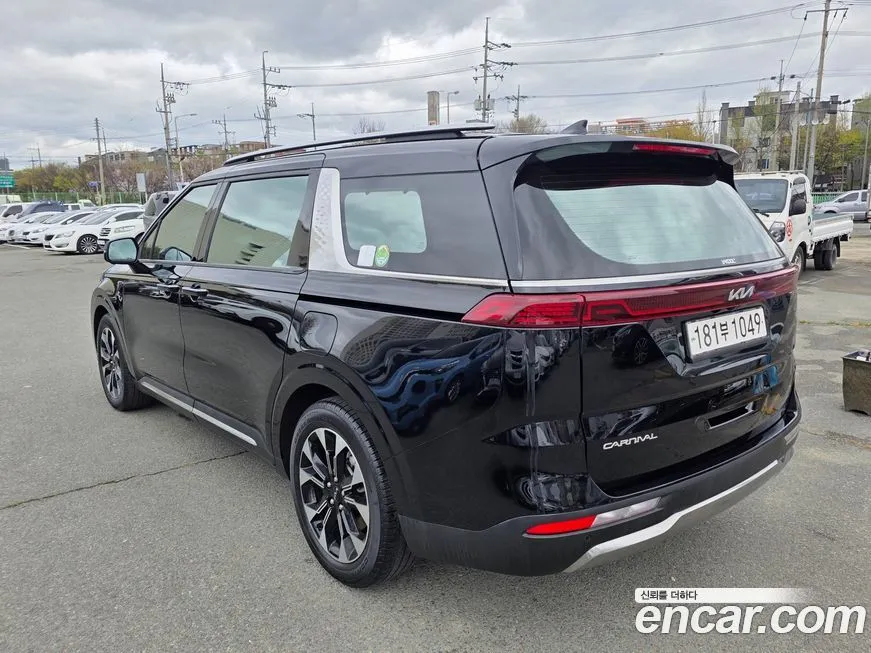Kia Carnival — фото 10
