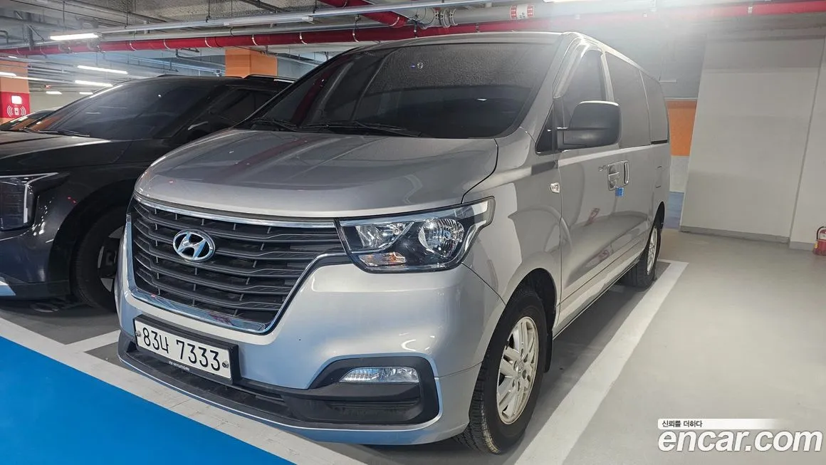 Hyundai Starex — фото 1