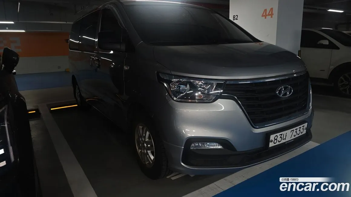 Hyundai Starex — фото 3