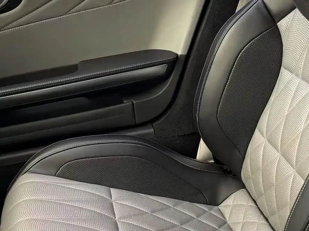 Mercedes-Benz AMG GT — фото 7