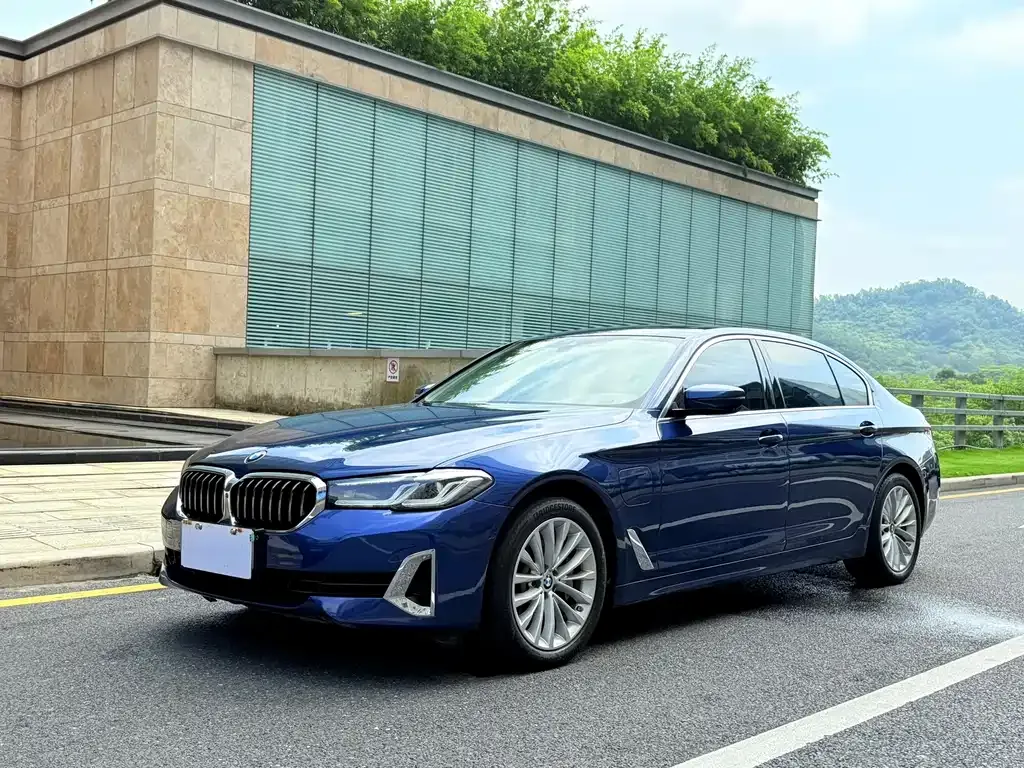 BMW 5 Series New Energy — фото 1