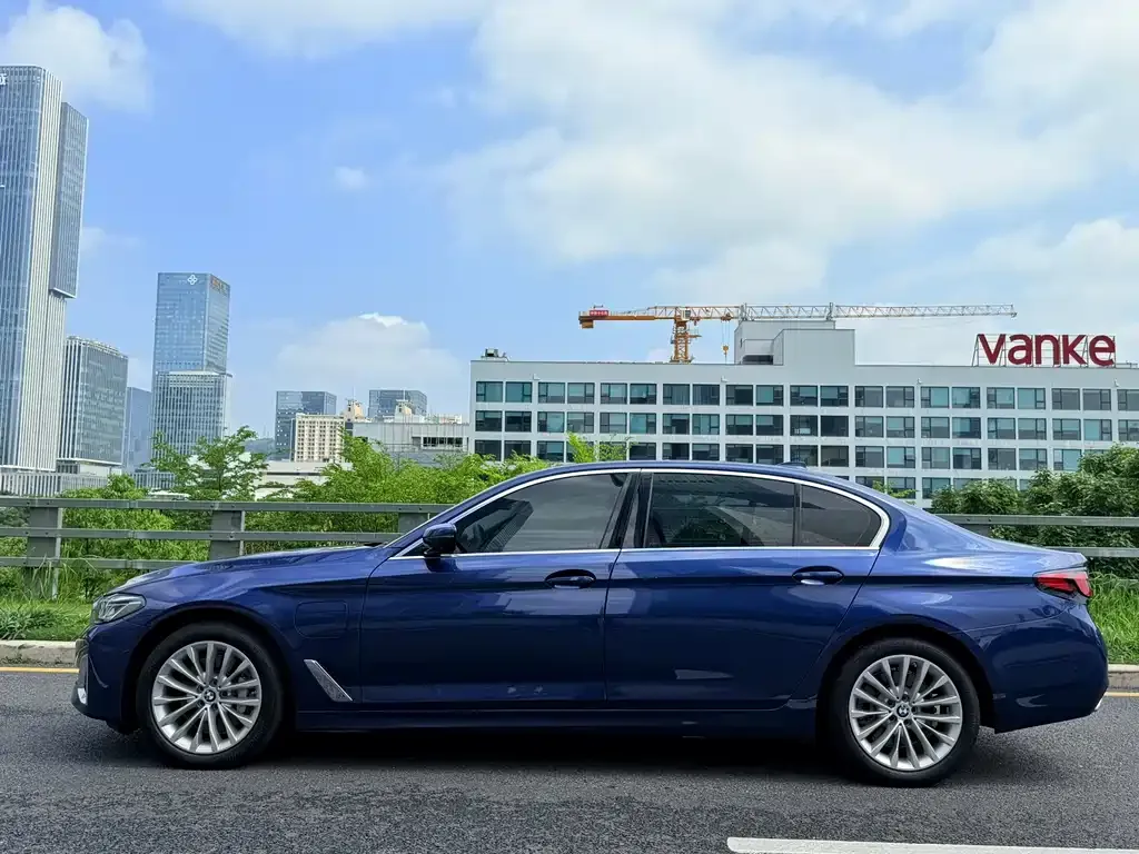 BMW 5 Series New Energy — фото 3