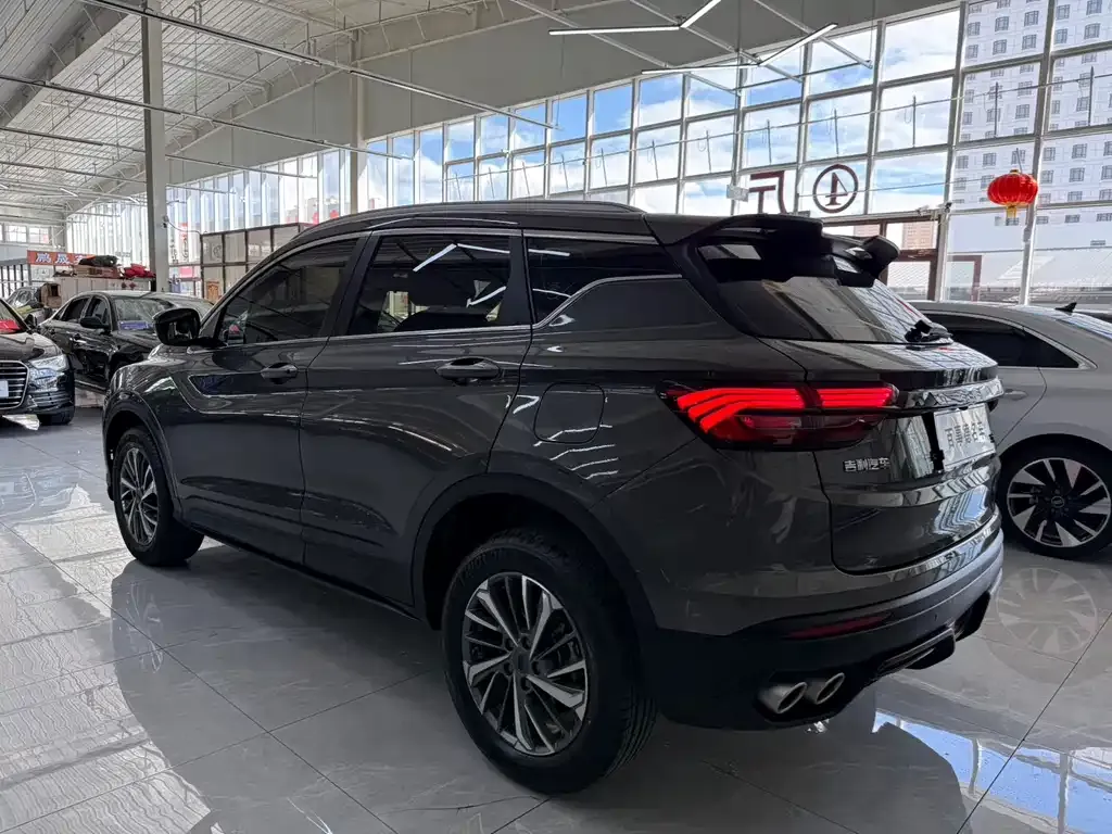 Geely Binyue — фото 10