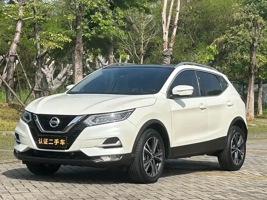 Nissan Qashqai — фото 1