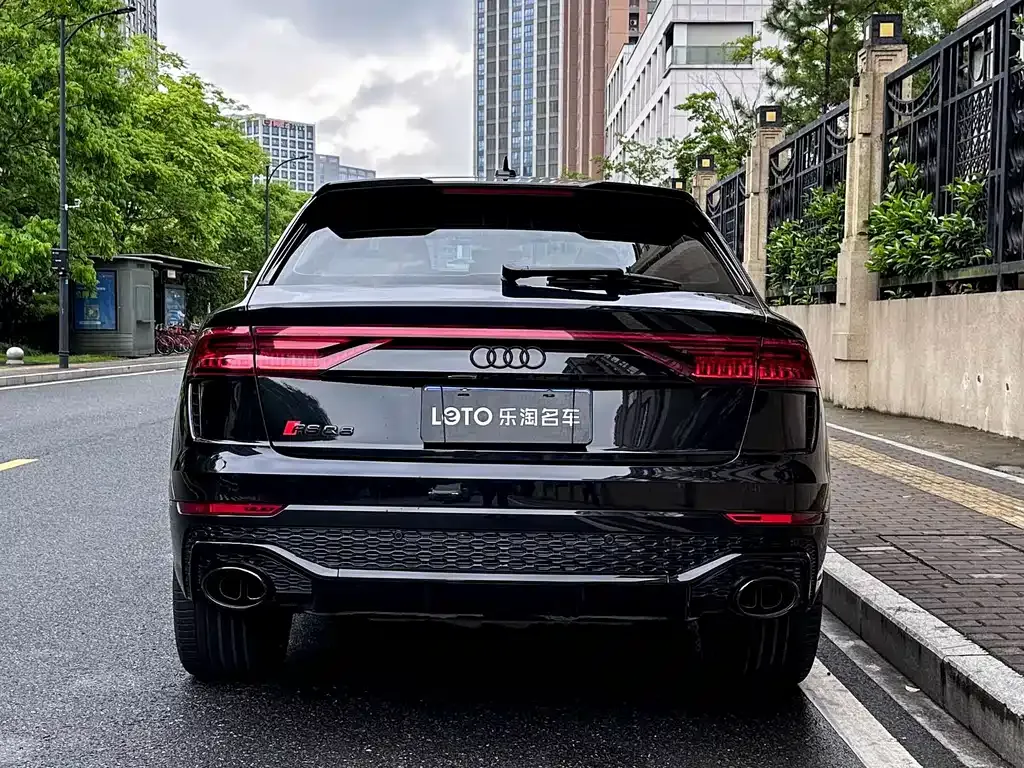 Audi RS Q8 — фото 4