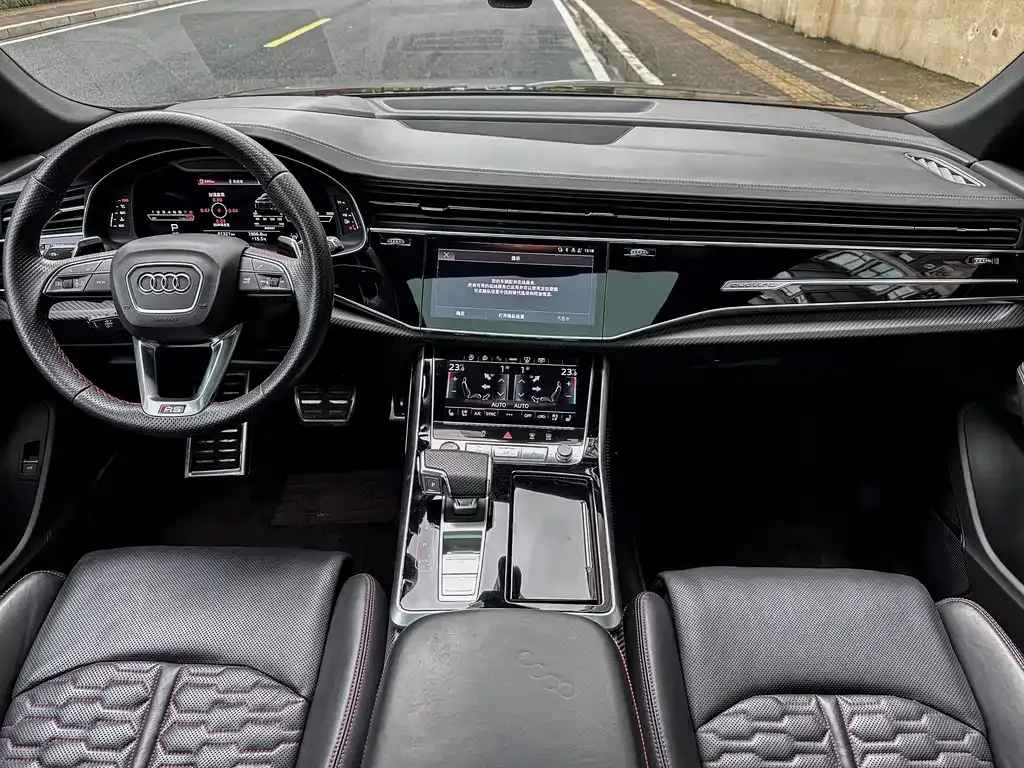 Audi RS Q8 — фото 5
