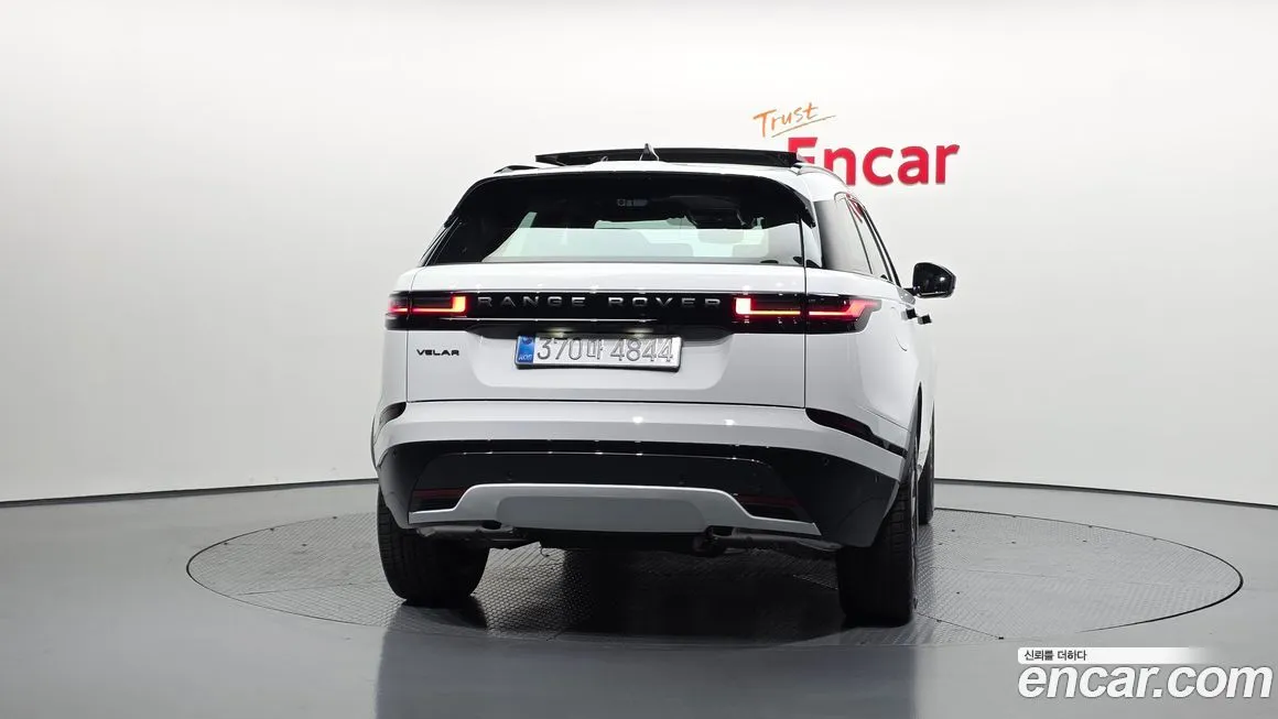 Land Rover Range Rover Velar — фото 8