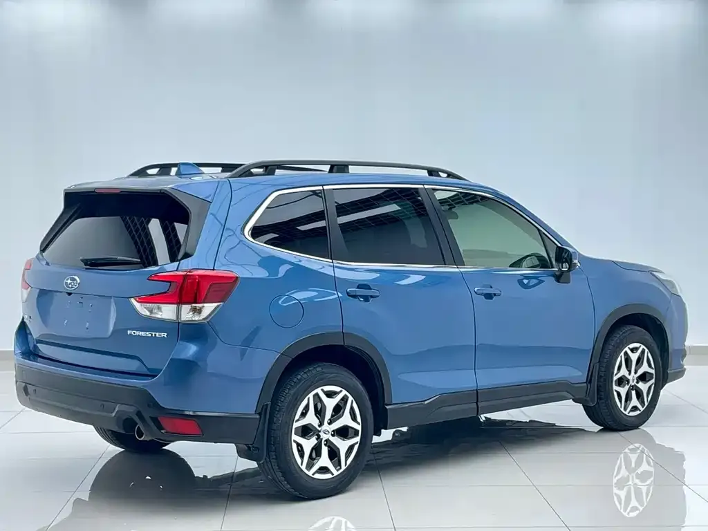 Subaru Forester — фото 3