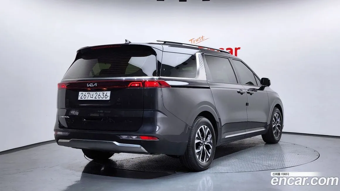 Kia Carnival — фото 10