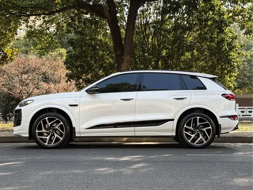 Audi Q6L e-tron — фото 9