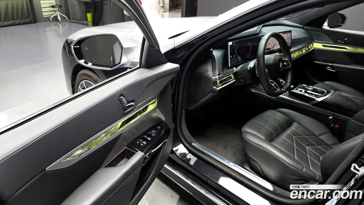 BMW 7-Series — фото 7