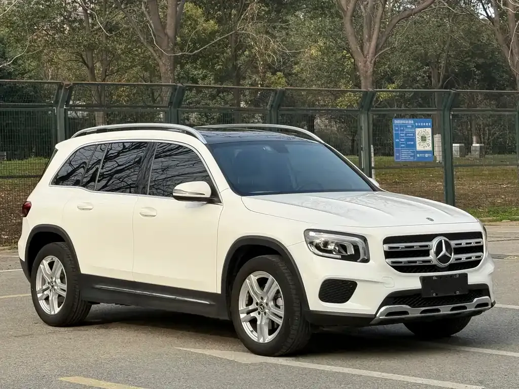 Mercedes-Benz GLB — фото 10