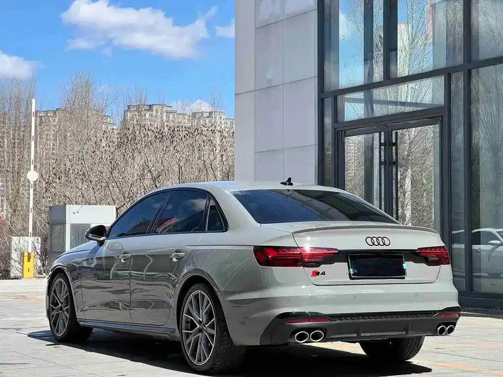 Audi S4 — фото 8