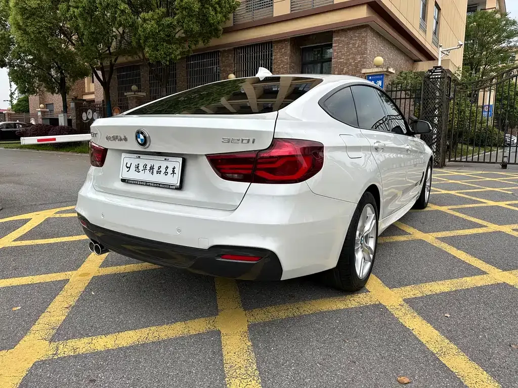 BMW 3 Series GT — фото 8