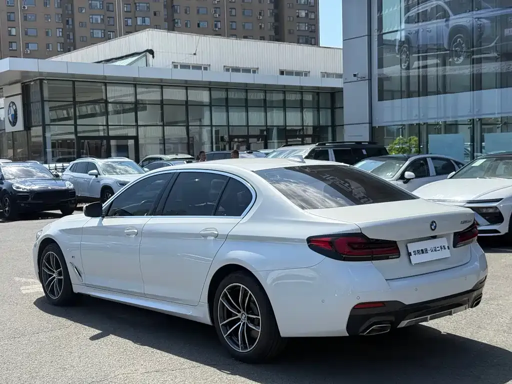 BMW 5 Series — фото 4