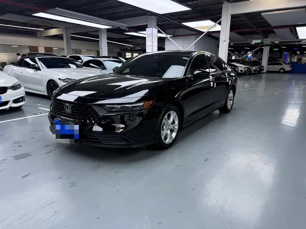Honda Accord — фото 1