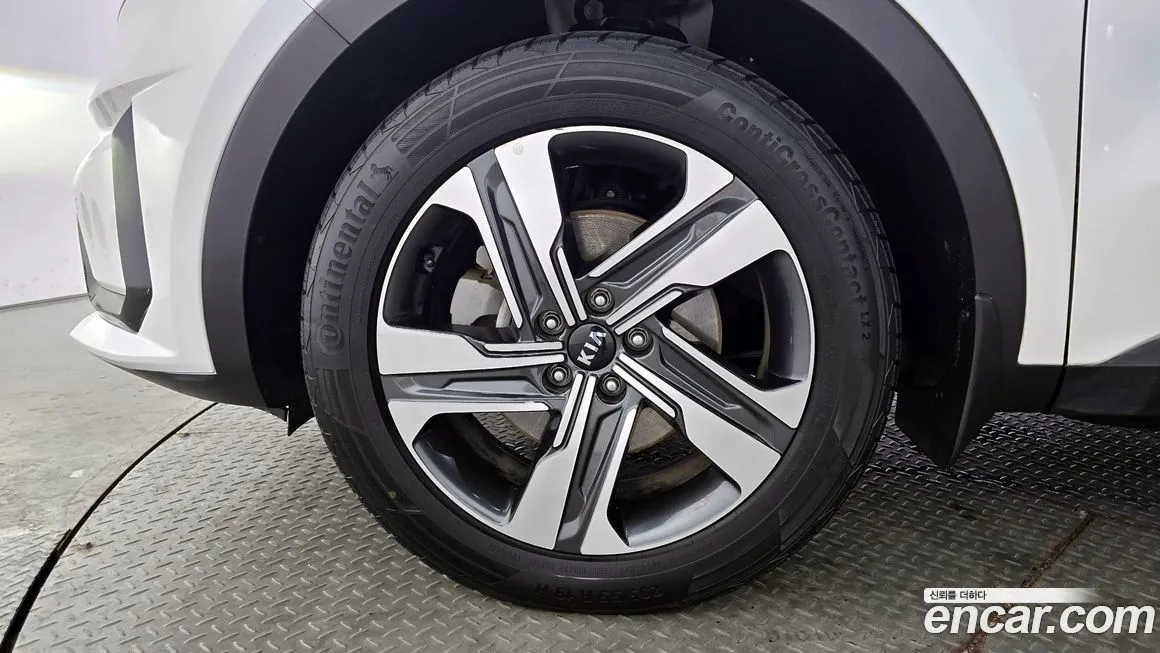 Kia Sorento — фото 7