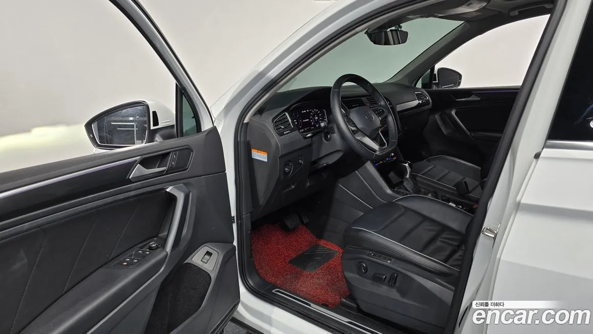 Volkswagen Tiguan — фото 8