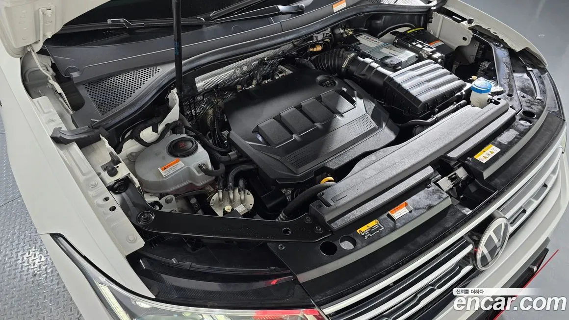 Volkswagen Tiguan — фото 9