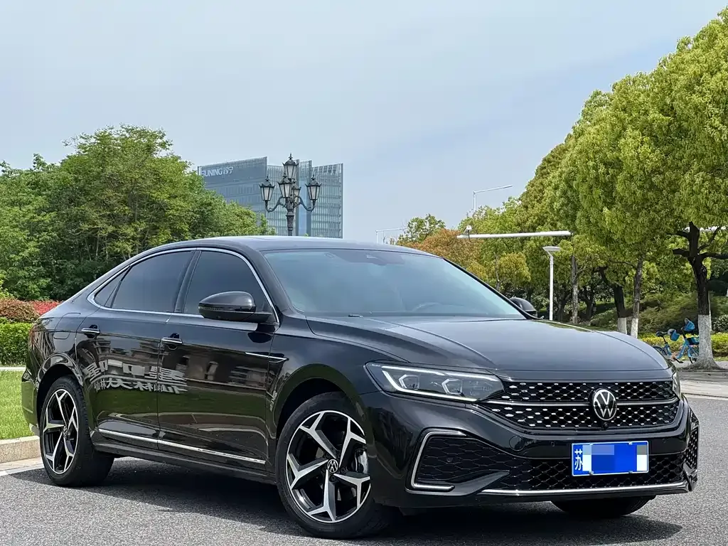 Volkswagen Passat — фото 4