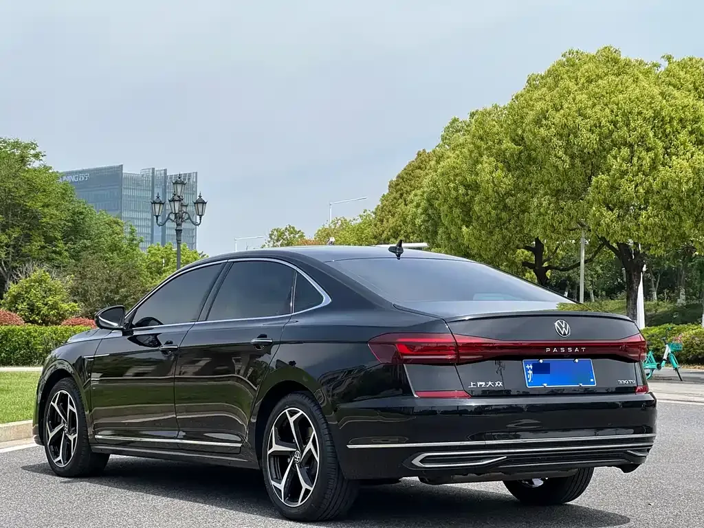 Volkswagen Passat — фото 3
