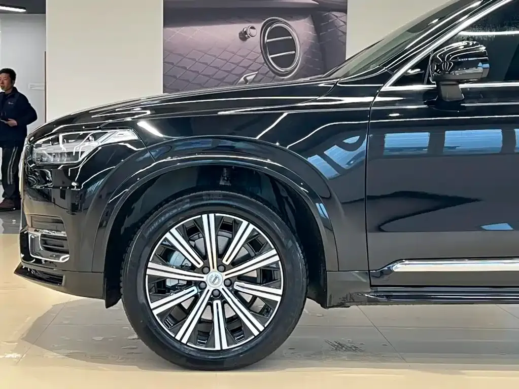 Volvo XC90 — фото 4